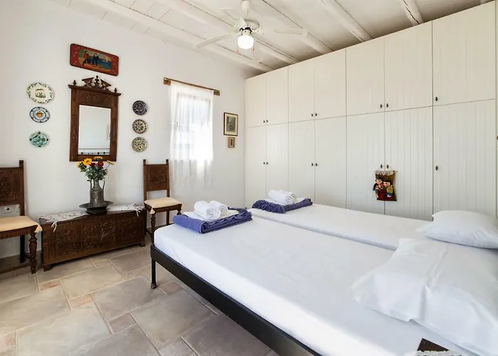 Holiday home Tripiti Drios