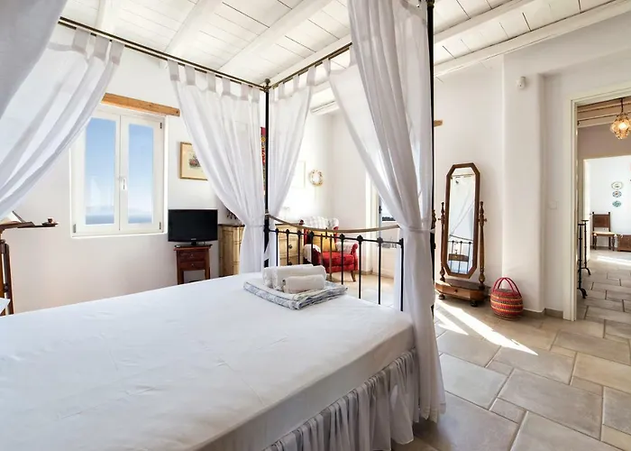 Holiday home Tripiti Drios